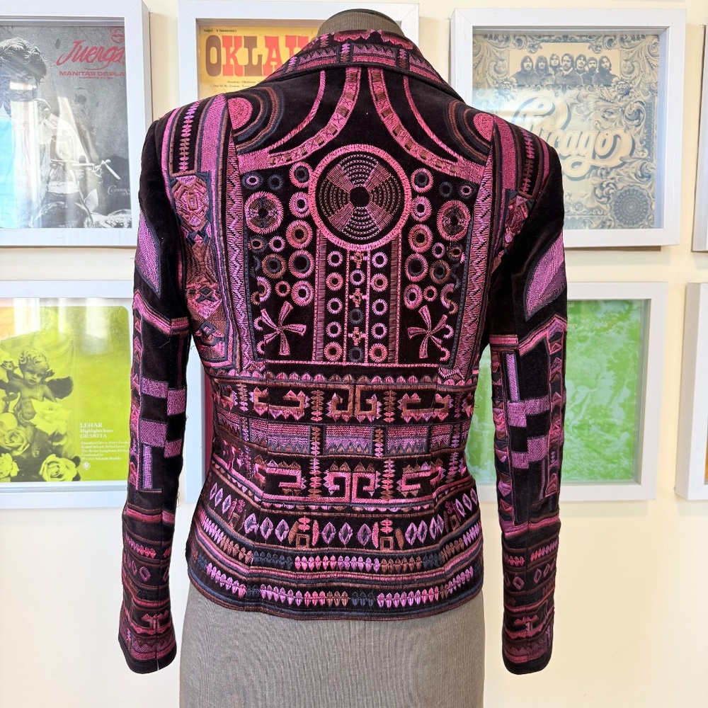 Peter Nygard Purple and Pink Embroidered Velvet Blazer - Picture 2 of 13